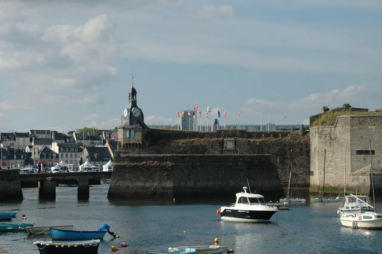 Apartment Appartement Corniche: Tranquil Seaside Stay with Multilingual Service Concarneau