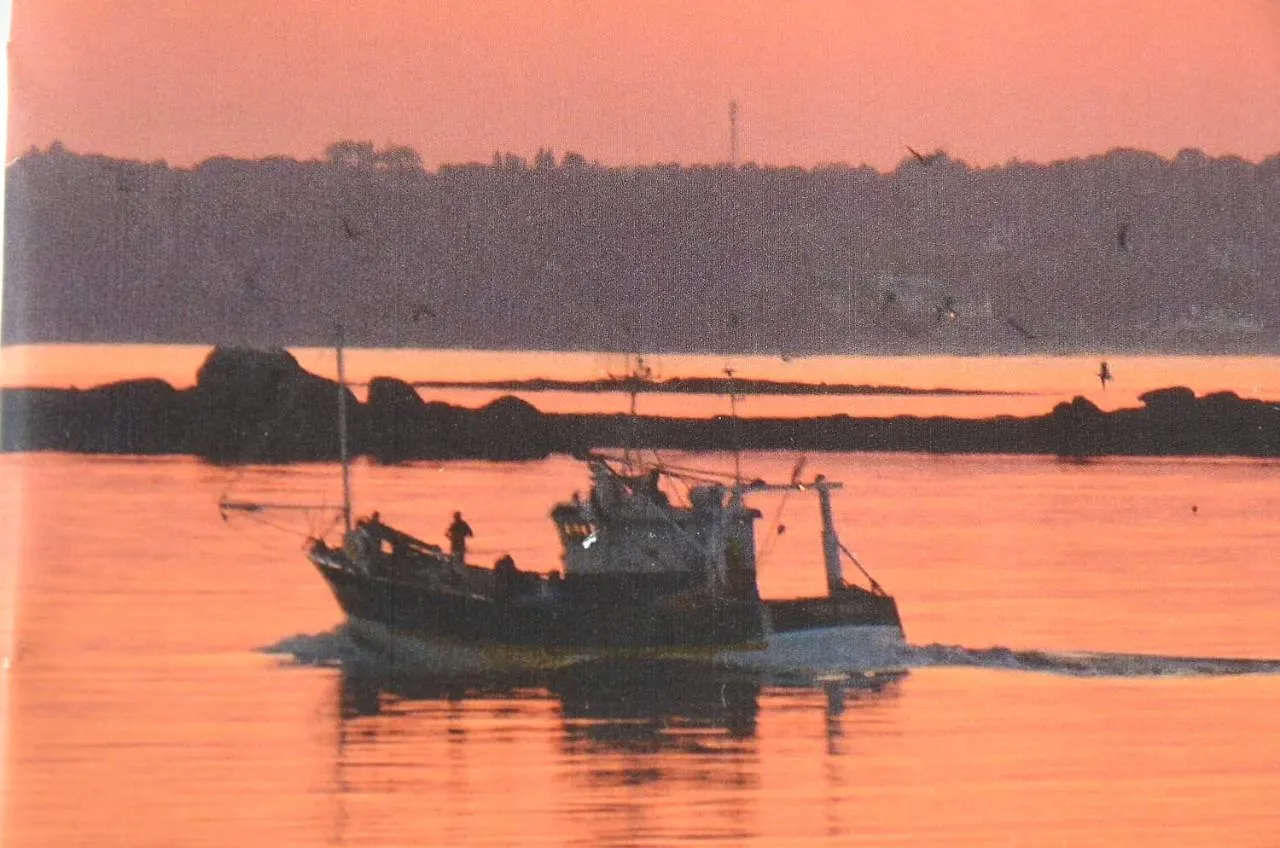 Apartment Appartement Corniche: Tranquil Seaside Stay with Multilingual Service Concarneau