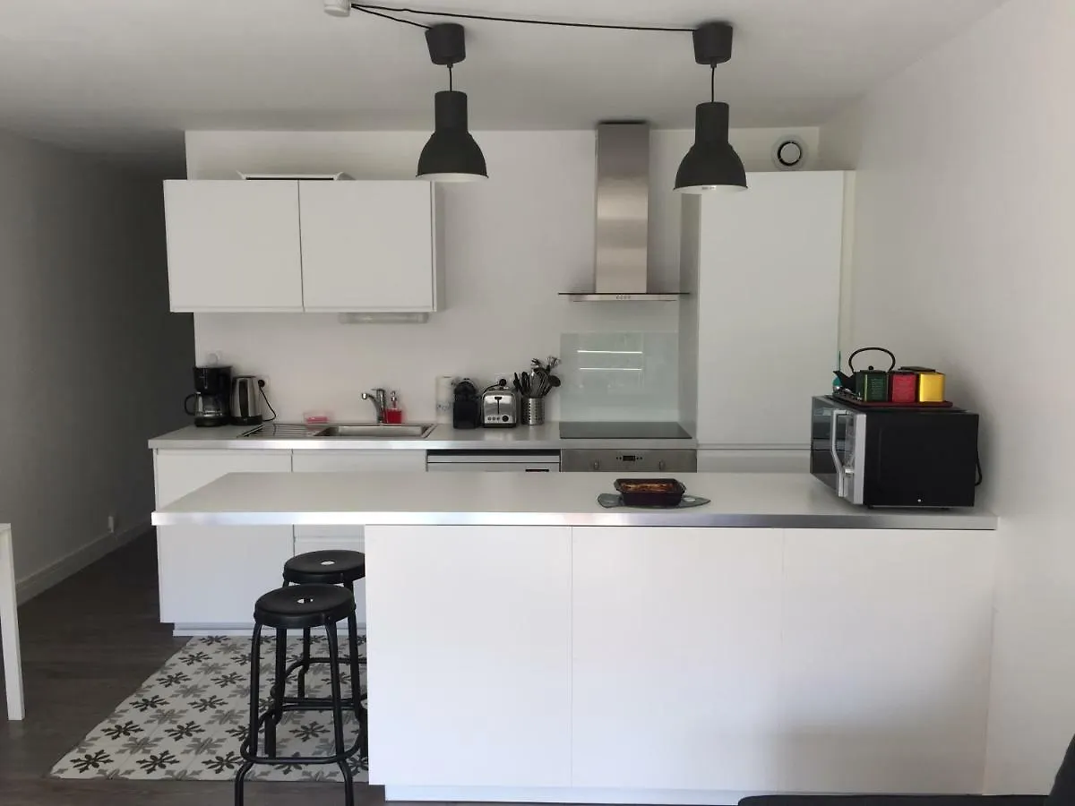 Appartement Corniche: Tranquil Seaside Stay with Multilingual Service Concarneau 0*,  France