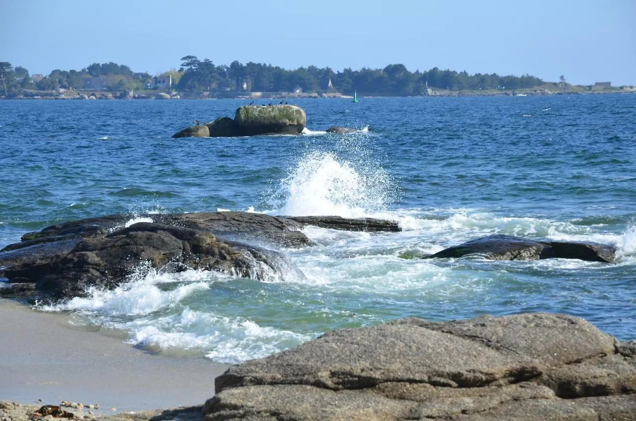 Appartement Corniche: Tranquil Seaside Stay with Multilingual Service Concarneau